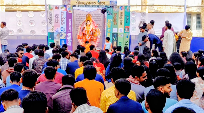 উৎসবমুখর পরিবেশে নানা আয়োজনে রাজবাড়ীতে সরস্বতী পূজা উদযাপন